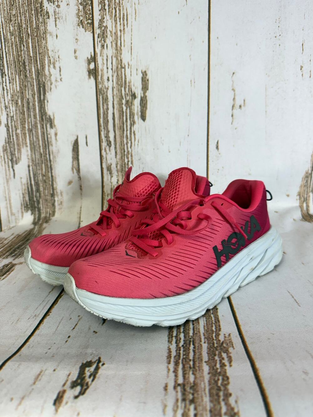 Hoka Rincon 3. Coral Pink Shoes. Size 8.5B. Excellent condition!